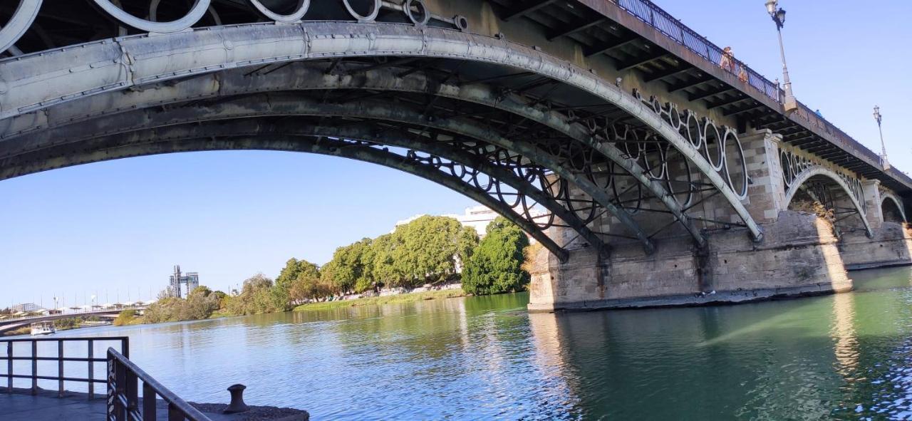 Apartamento Con Vistas Al Rio Guadalquivir En Triana, Sevilla Ngoại thất bức ảnh